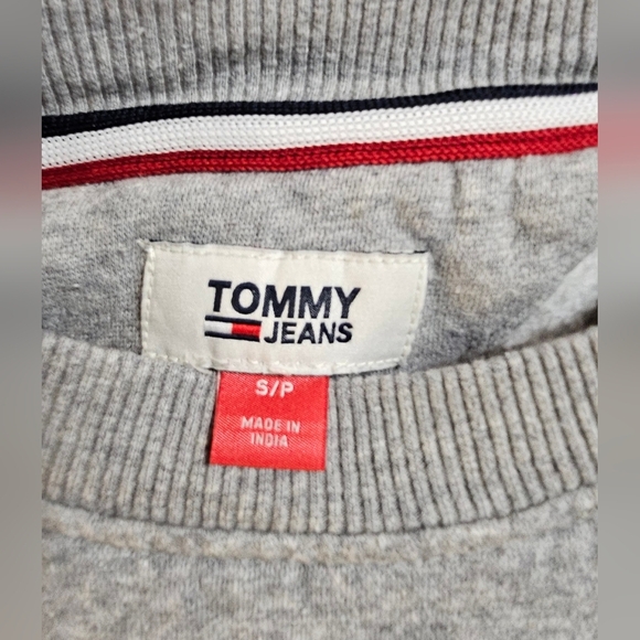 Tommy Jeans Logo Sweatshirt Women’s Small Gray Embroidered Pullover - Picture 3 of 6